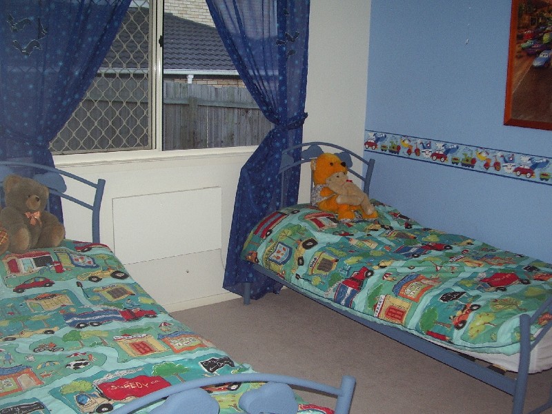 Stretton QLD 4116