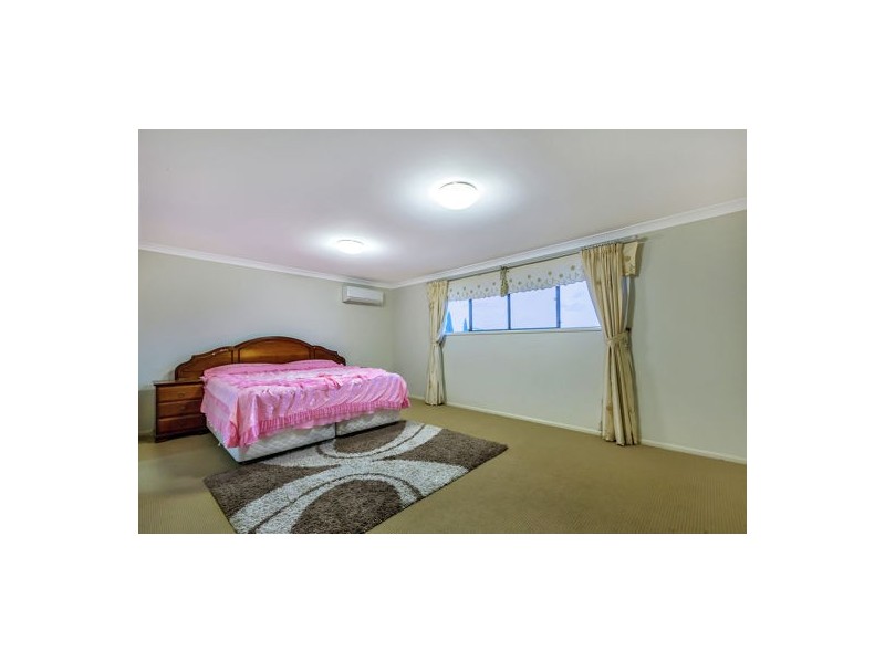 5 William Close, Doolandella QLD 4077