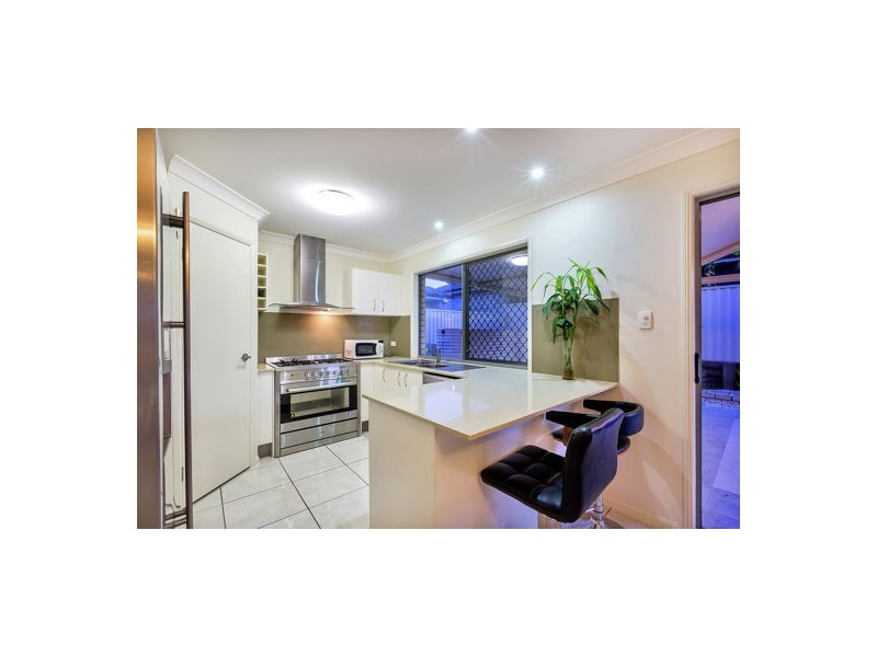 5 William Close, Doolandella QLD 4077