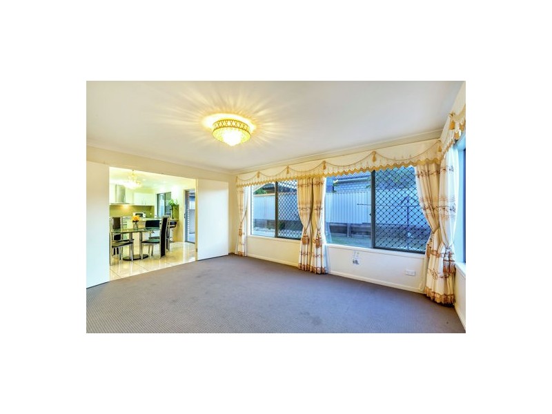 5 William Close, Doolandella QLD 4077