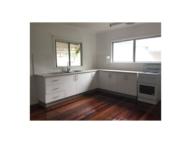 3 Dixon Rd, Sunnybank QLD 4109