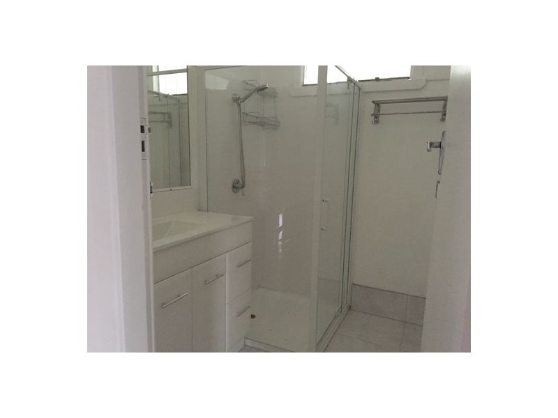 3 Dixon Rd, Sunnybank QLD 4109