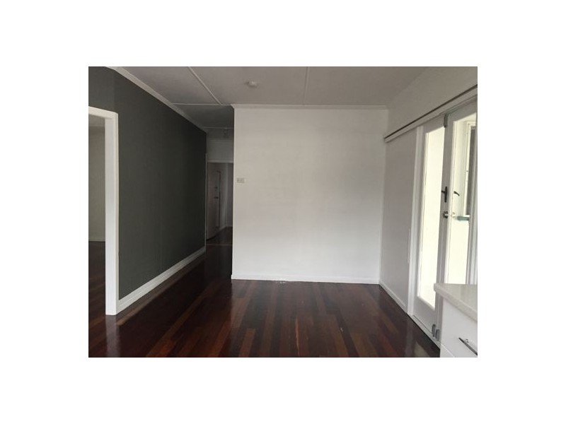 3 Dixon Rd, Sunnybank QLD 4109