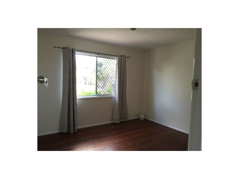 15 Ewinga Street, Kingston QLD 4114