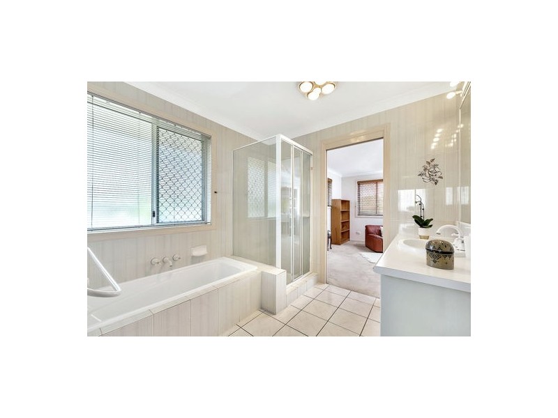 28 Hanrahan Street, Robertson QLD 4109