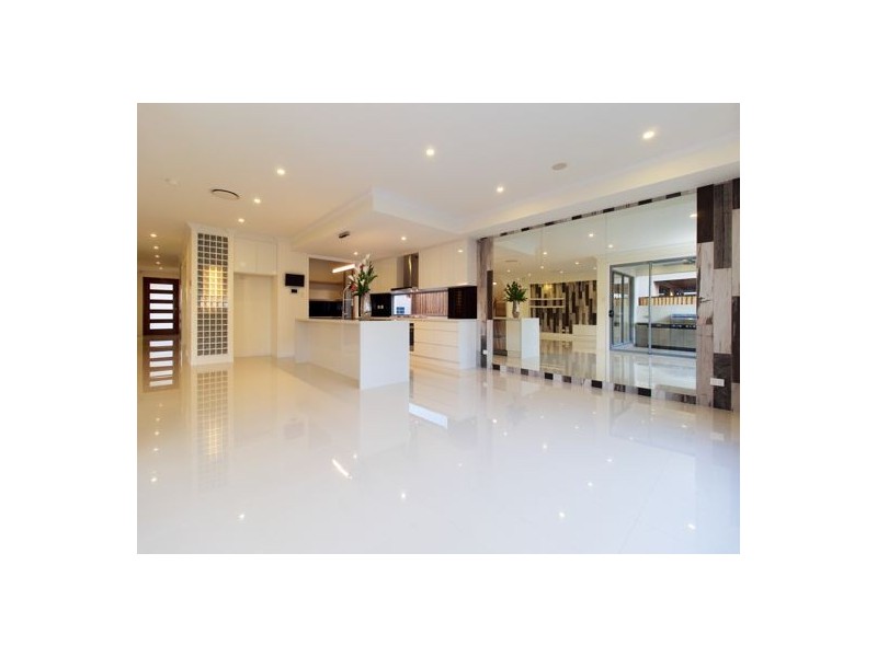 16 Soar St, Rochedale QLD 4123