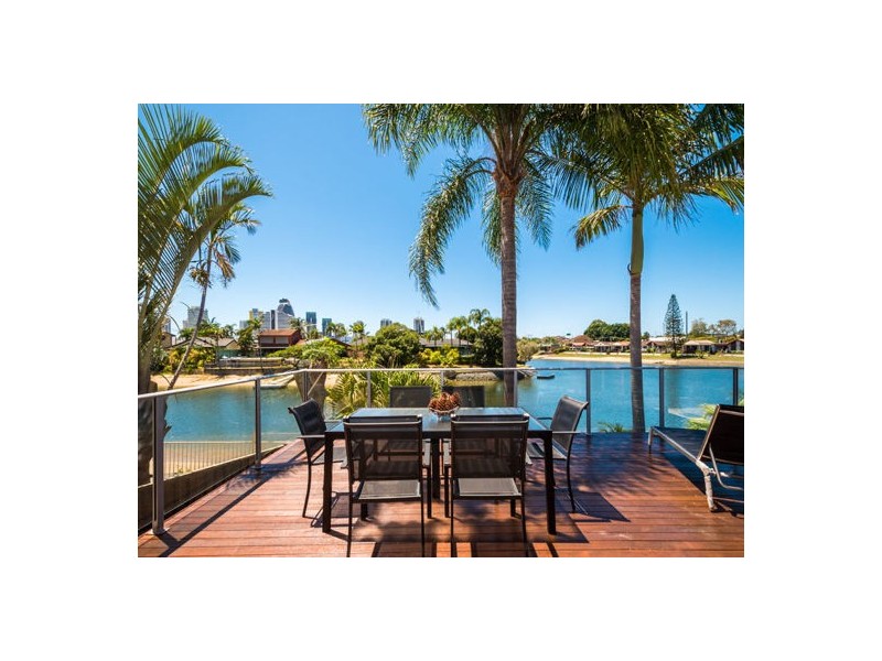 18 Maureen Court, Broadbeach Waters QLD 4218