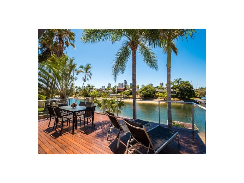 18 Maureen Court, Broadbeach Waters QLD 4218