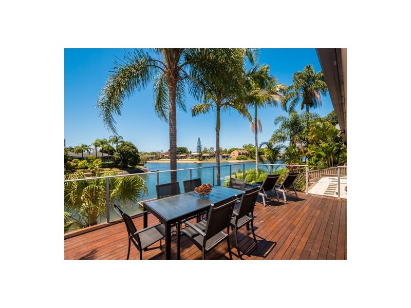 18 Maureen Court, Broadbeach Waters QLD 4218