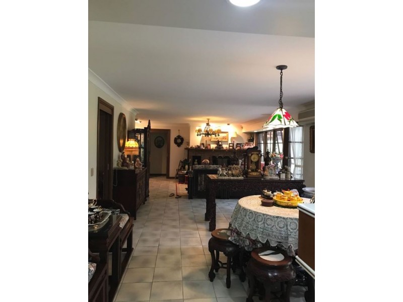 Mount Ommaney QLD 4074