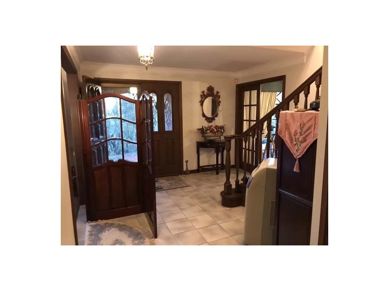 Mount Ommaney QLD 4074