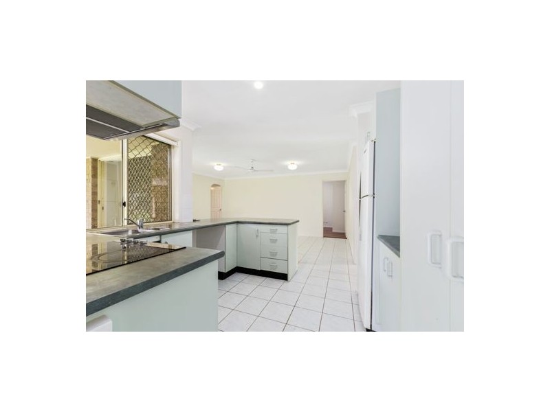 8 Cowper Pl, Coopers Plains QLD 4108