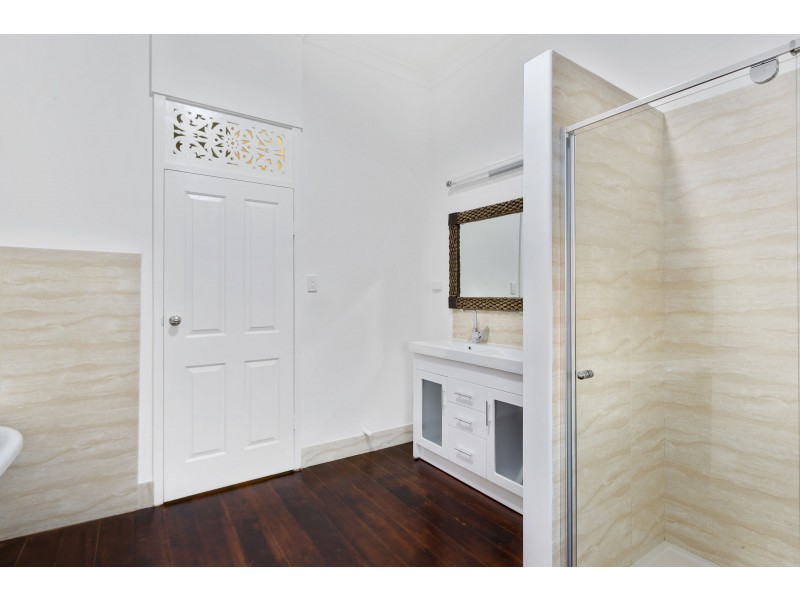 49A Woodford St, One Mile QLD 4305