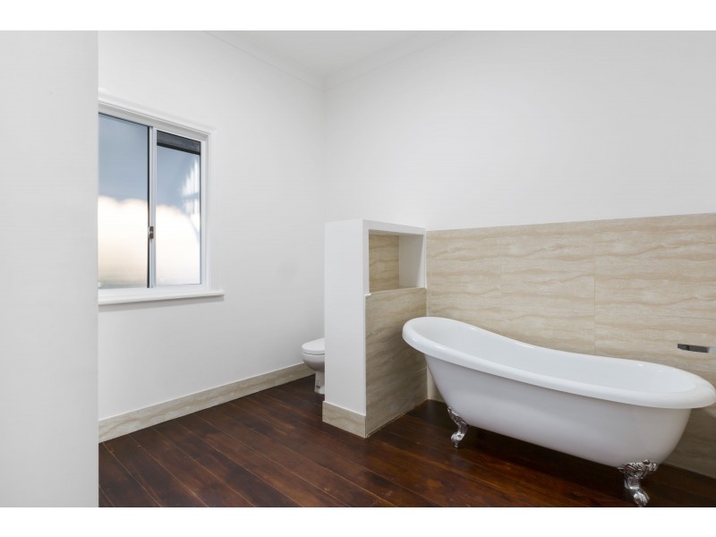 49A Woodford St, One Mile QLD 4305
