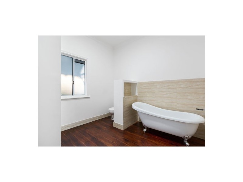 49A Woodford Street, One Mile QLD 4305