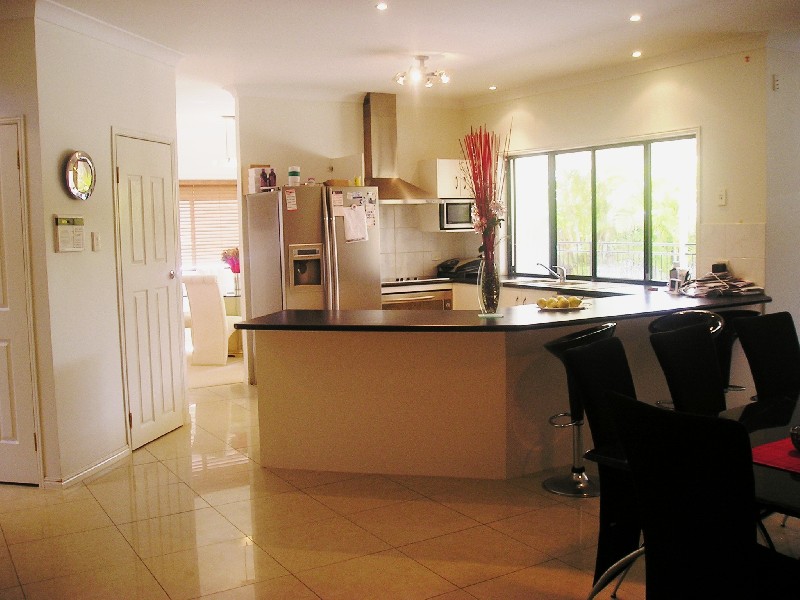 Stretton QLD 4116
