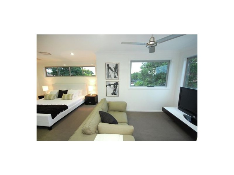 2A Rous Street, Hendra QLD 4011