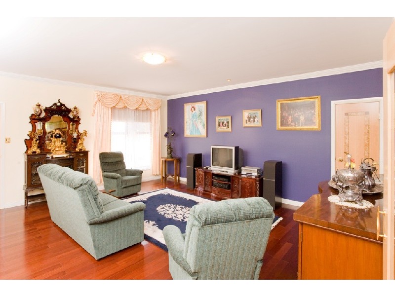 27 Eaton Pl, Sunnybank Hills QLD 4109