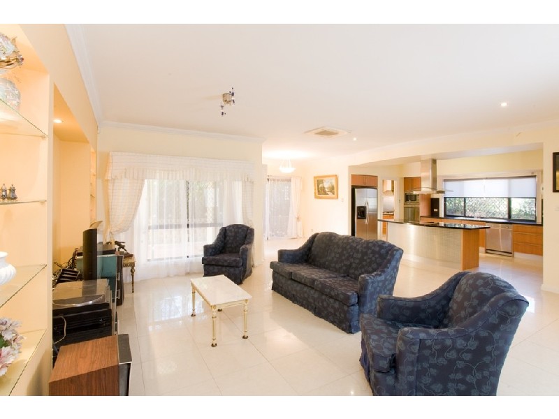 27 Eaton Pl, Sunnybank Hills QLD 4109