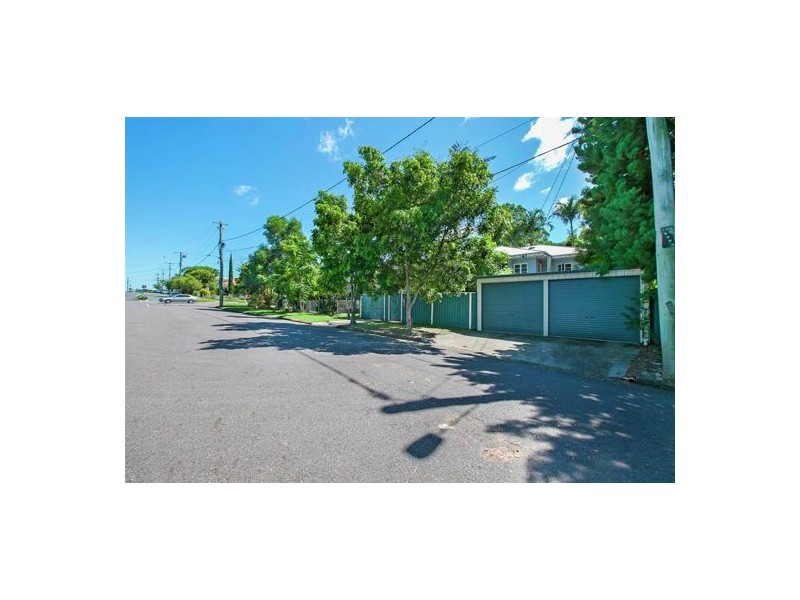 1+3+5+7 Northmore St & Osborne Rd, Mitchelton QLD 4053