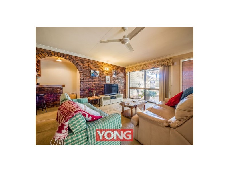 25 Woodsiana Street, Robertson QLD 4109