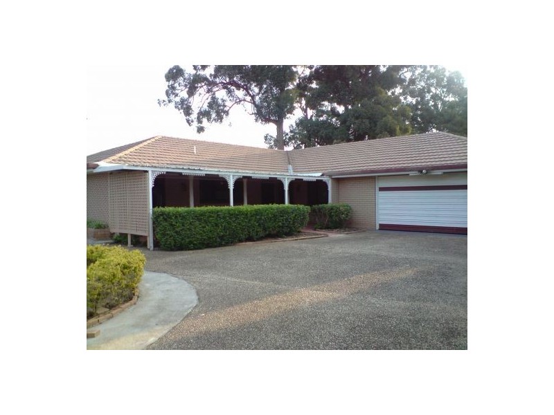 32 Cosmic St, Robertson QLD 4109