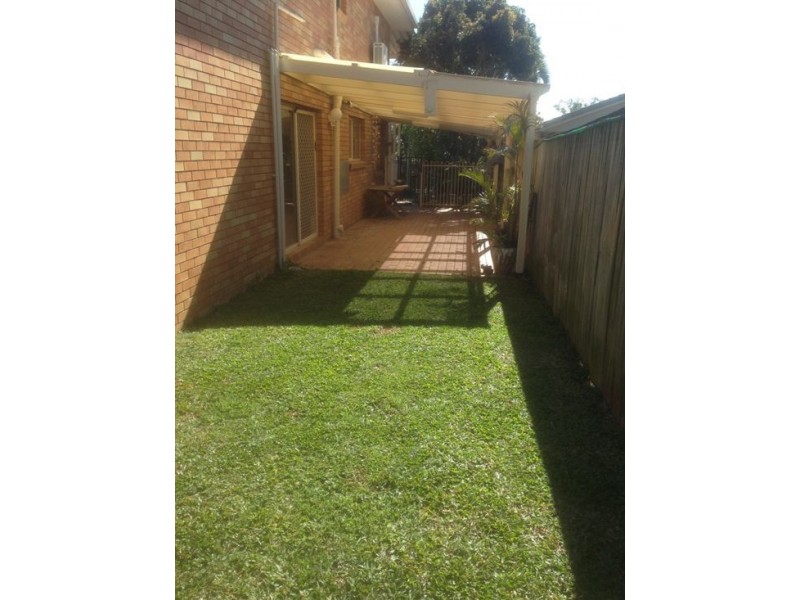 1 Cresthill Street, Birkdale QLD 4159