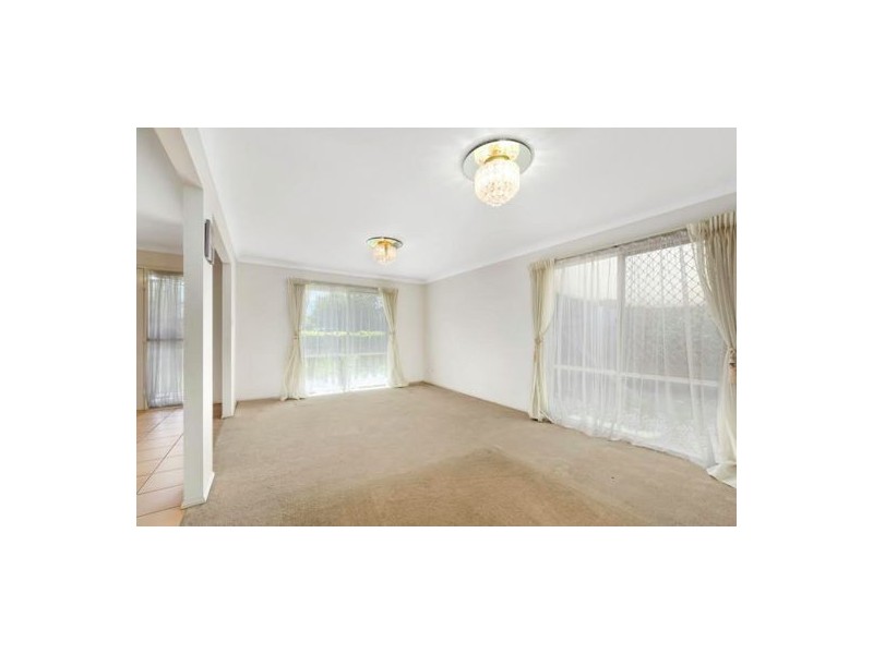 19 Strathaird Place, Parkinson QLD 4115