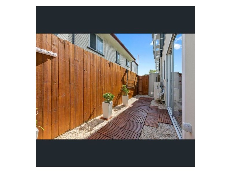 1,2,3 & 4/24 Springwood Street, Mount Gravatt East QLD 4122