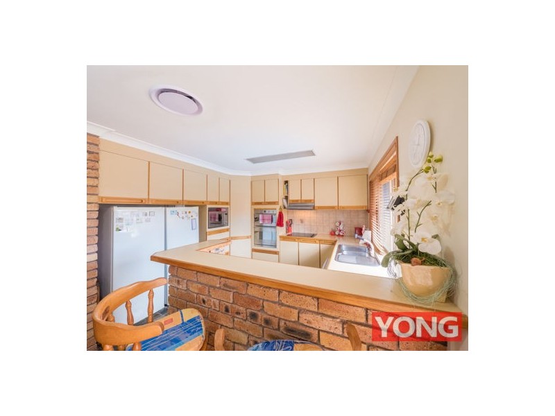 9 Monteith Street, Robertson QLD 4109