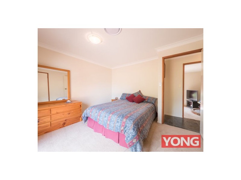 9 Monteith Street, Robertson QLD 4109