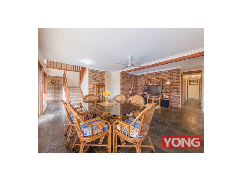 9 Monteith Street, Robertson QLD 4109