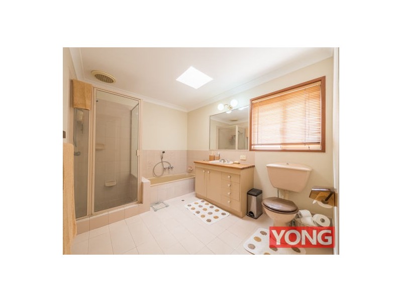 9 Monteith Street, Robertson QLD 4109