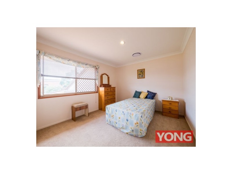 9 Monteith Street, Robertson QLD 4109