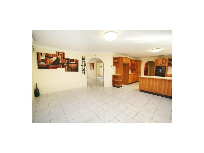 7 Banksia Ct, Calamvale QLD 4116