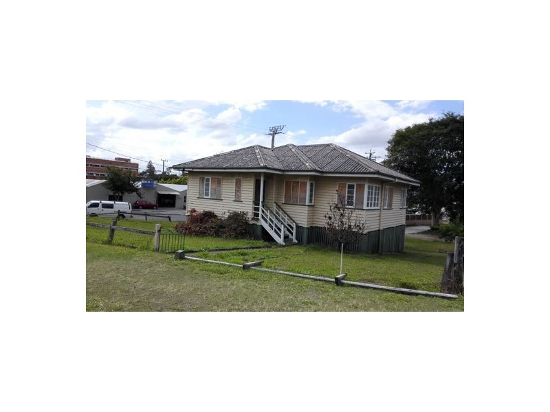 2 HELLES ST, Moorooka QLD 4105