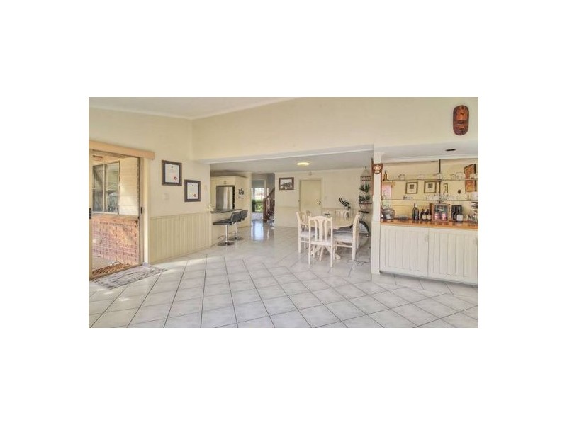 8 Lindstrom Court, Runcorn QLD 4113