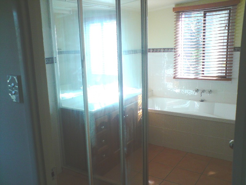 28 Greenham St, Raceview QLD 4305
