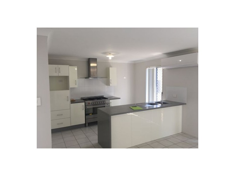 43 Myra Street, Kingston QLD 4114