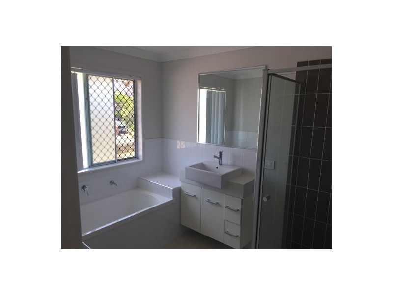 43 Myra Street, Kingston QLD 4114