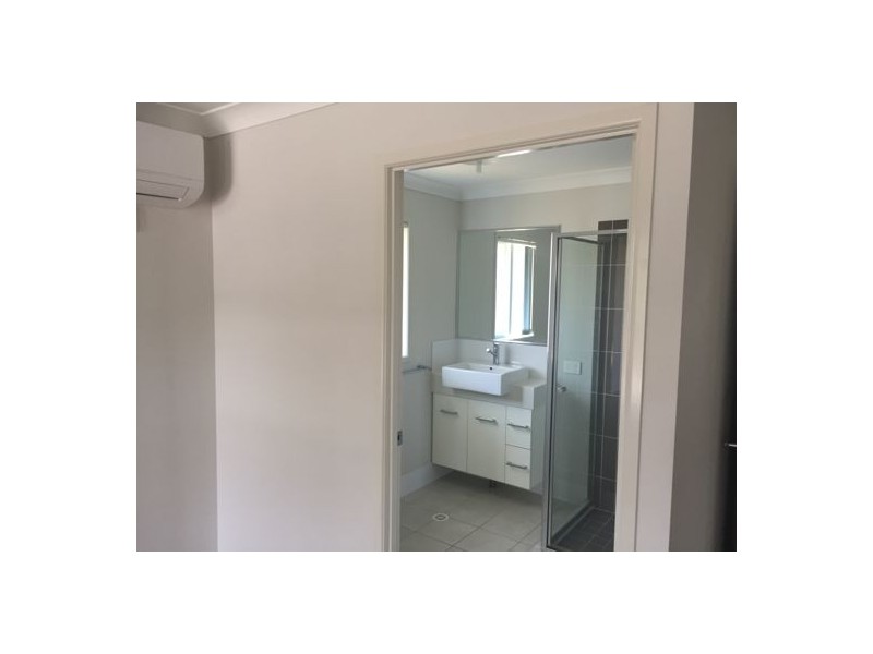 43 Myra Street, Kingston QLD 4114