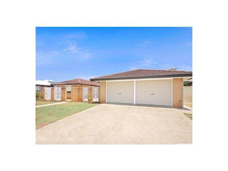 4 Woodsiana Street, Robertson QLD 4109