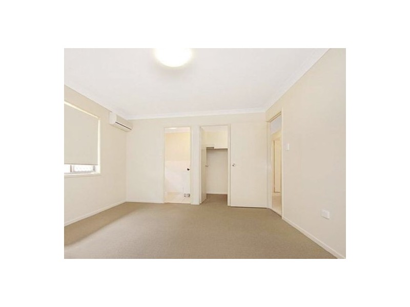 4 Woodsiana Street, Robertson QLD 4109