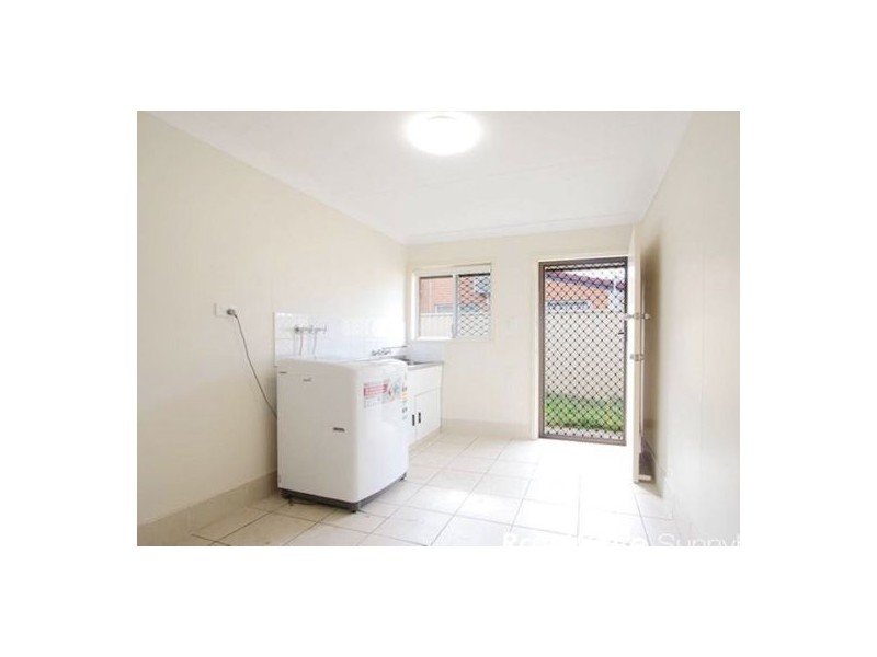 4 Woodsiana St, Robertson QLD 4109