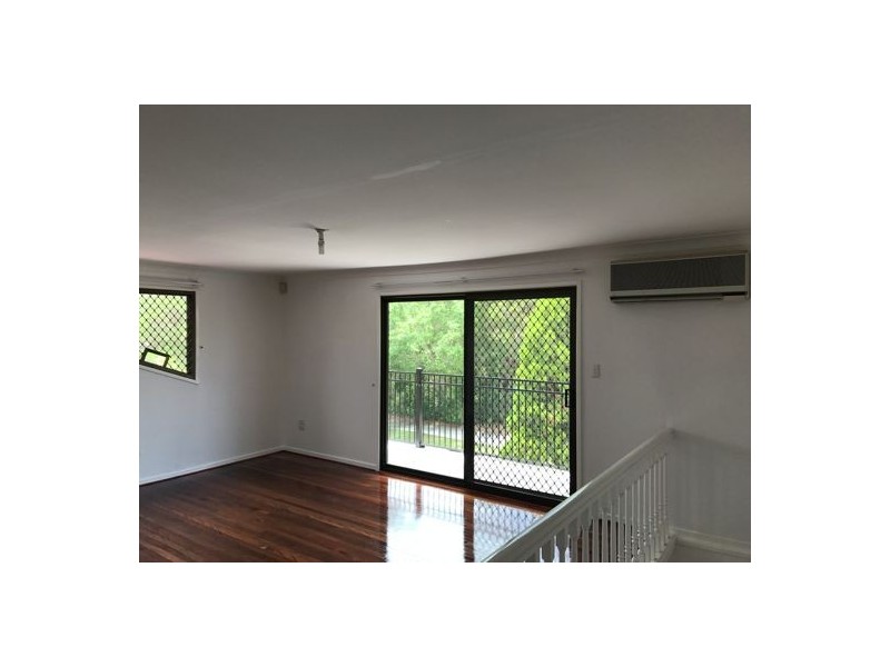 25 Freesia Street, Macgregor QLD 4109