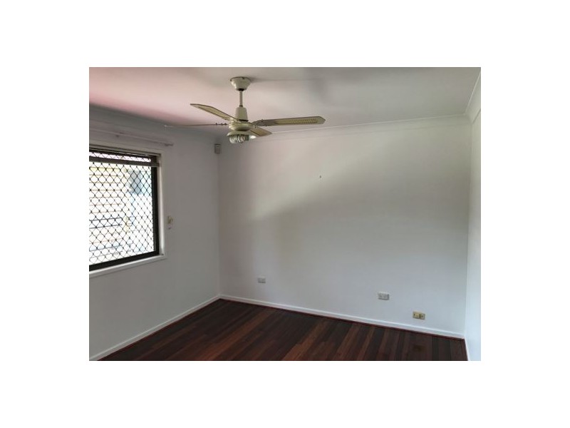 25 Freesia Street, Macgregor QLD 4109