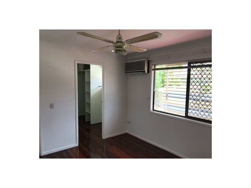 25 Freesia Street, Macgregor QLD 4109