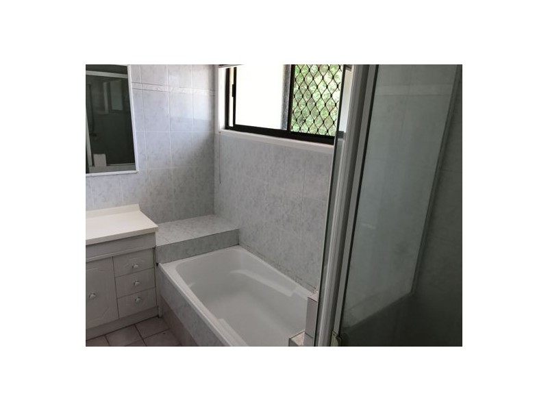 25 Freesia Street, Macgregor QLD 4109