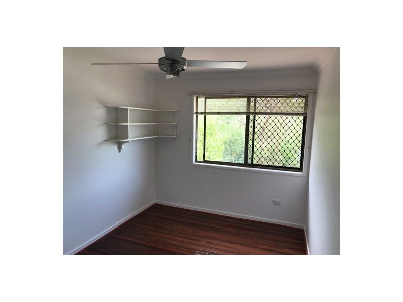 25 Freesia Street, Macgregor QLD 4109