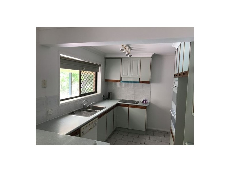 25 Freesia Street, Macgregor QLD 4109